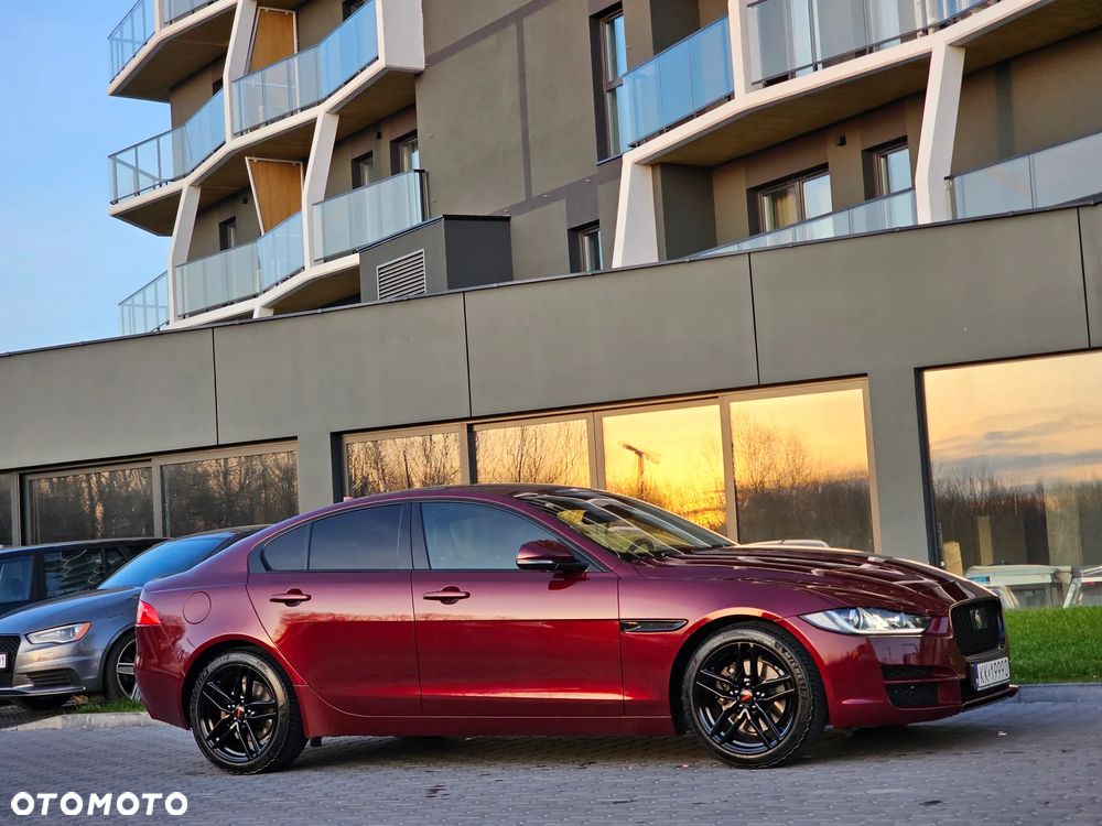 Jaguar XE 2.0 D Prestige - 23