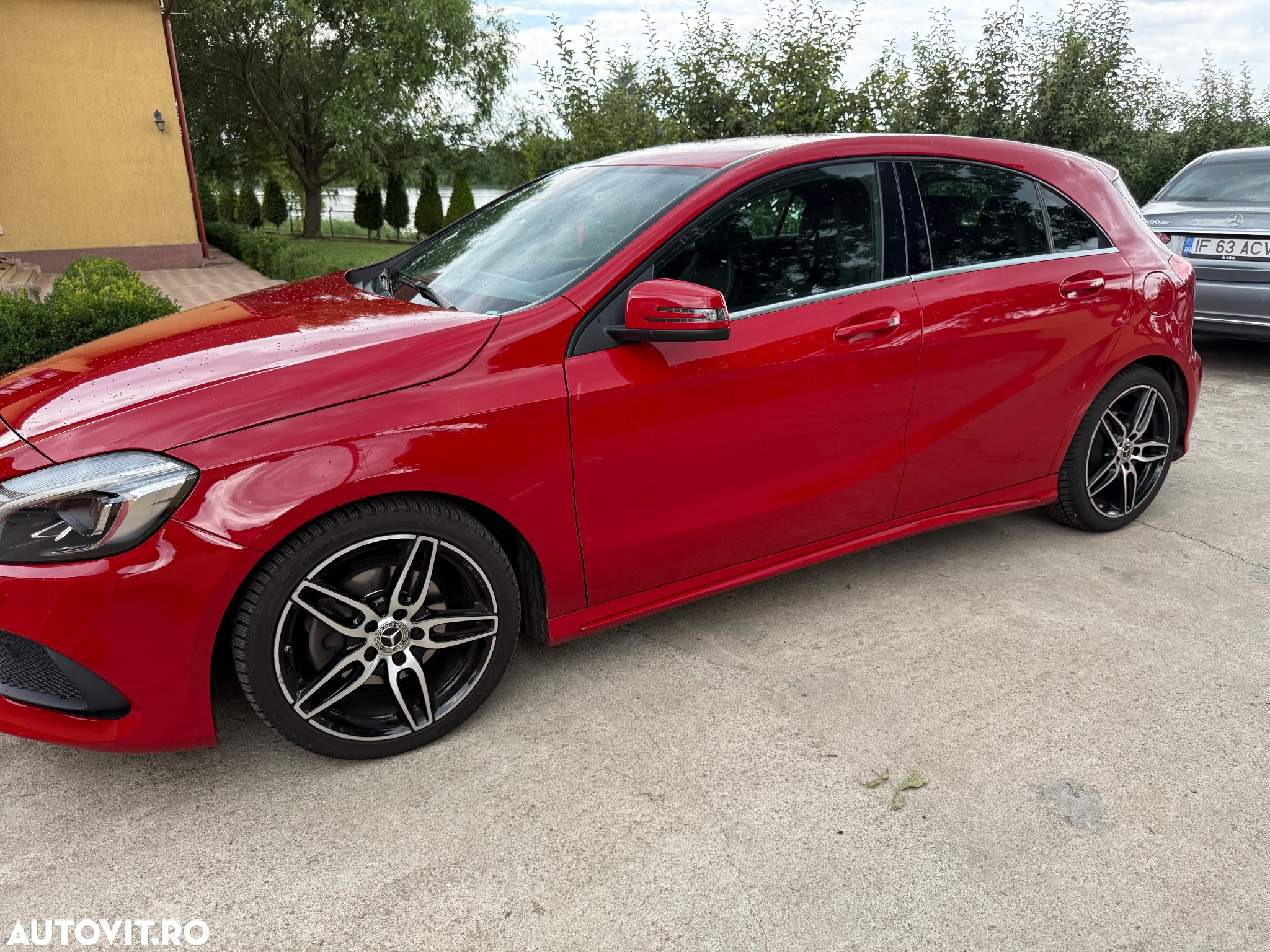 Mercedes-Benz A 180 7G-DCT AMG Line - 2