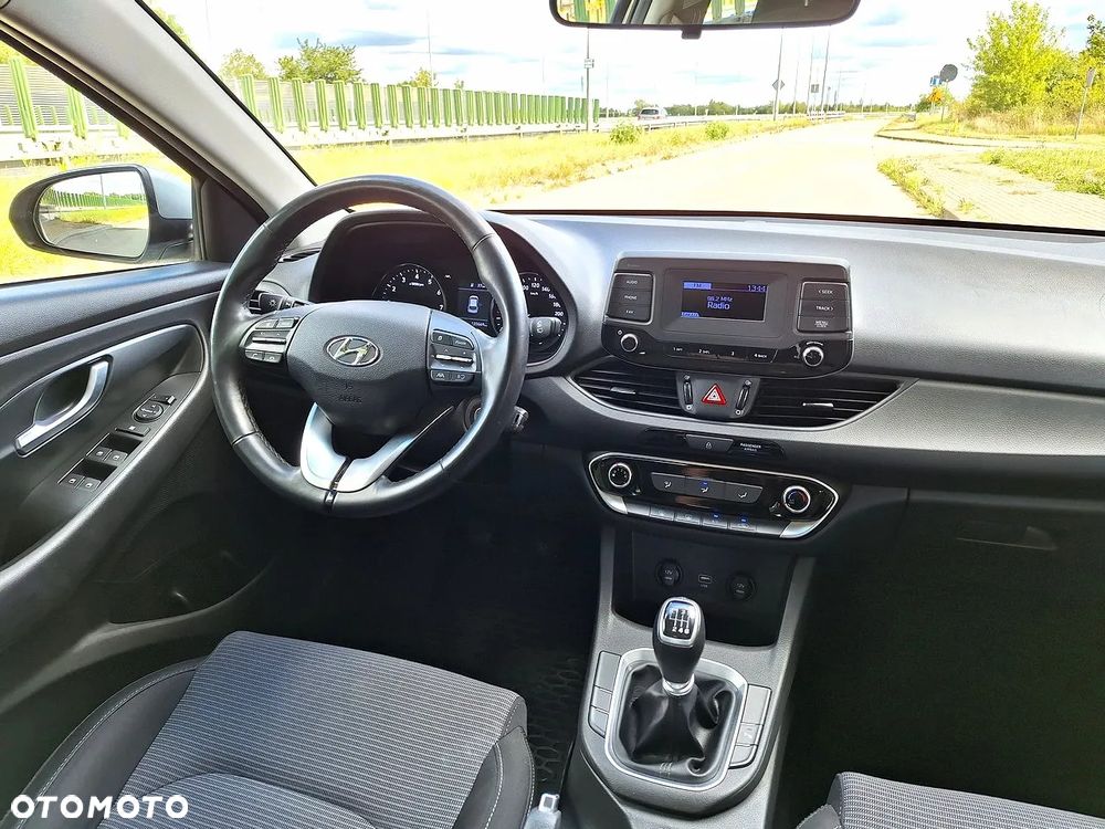 Hyundai i30 1.5 DPI Classic + - 11