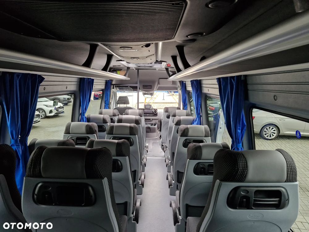Mercedes-Benz Sprinter - 13