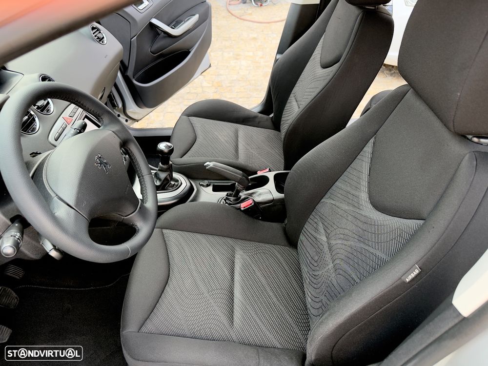 Peugeot 308 1.6 HDi Executive - 39