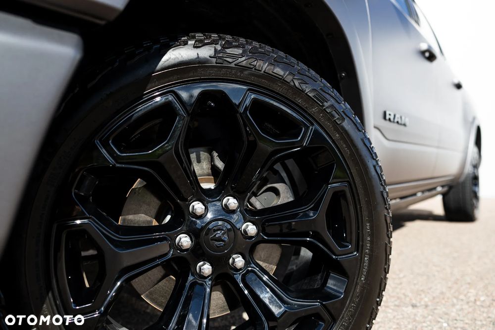 RAM 1500 5.7 eTorque Crew Cab Shortbed Limited Black - 11