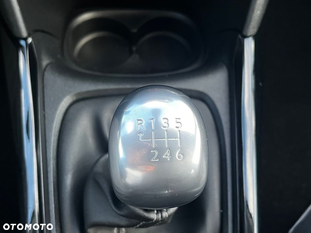 Peugeot 2008 1.2 Pure Tech GPF Allure S&S - 29