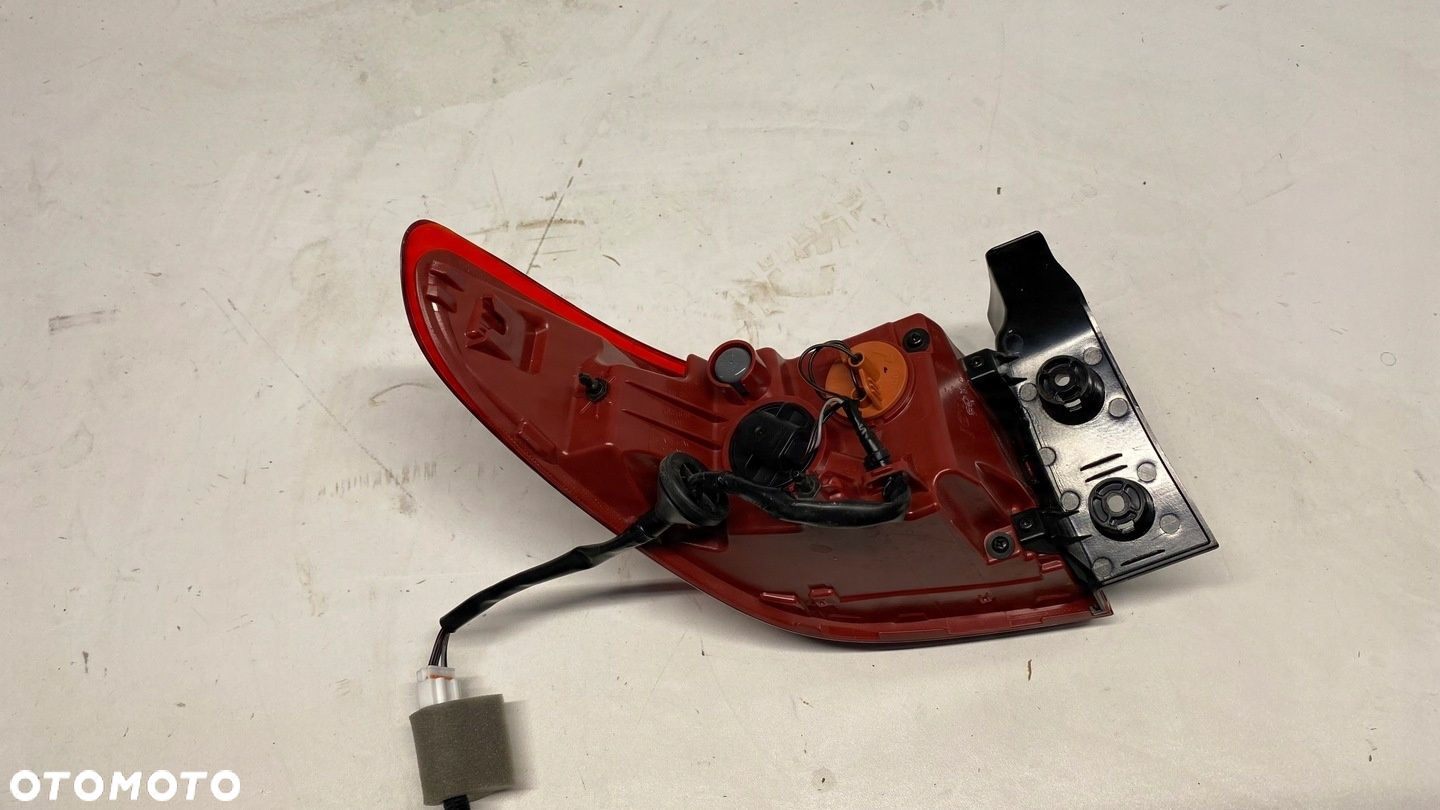 KIA STONIC LIFT LAMPA PRAWA TYŁ TYLNA PRAWY LED 21-24 - 11