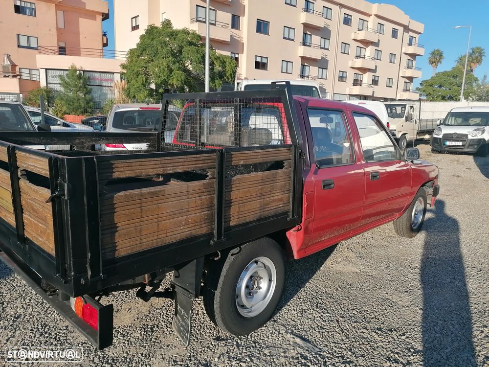 Toyota Hilux - 4