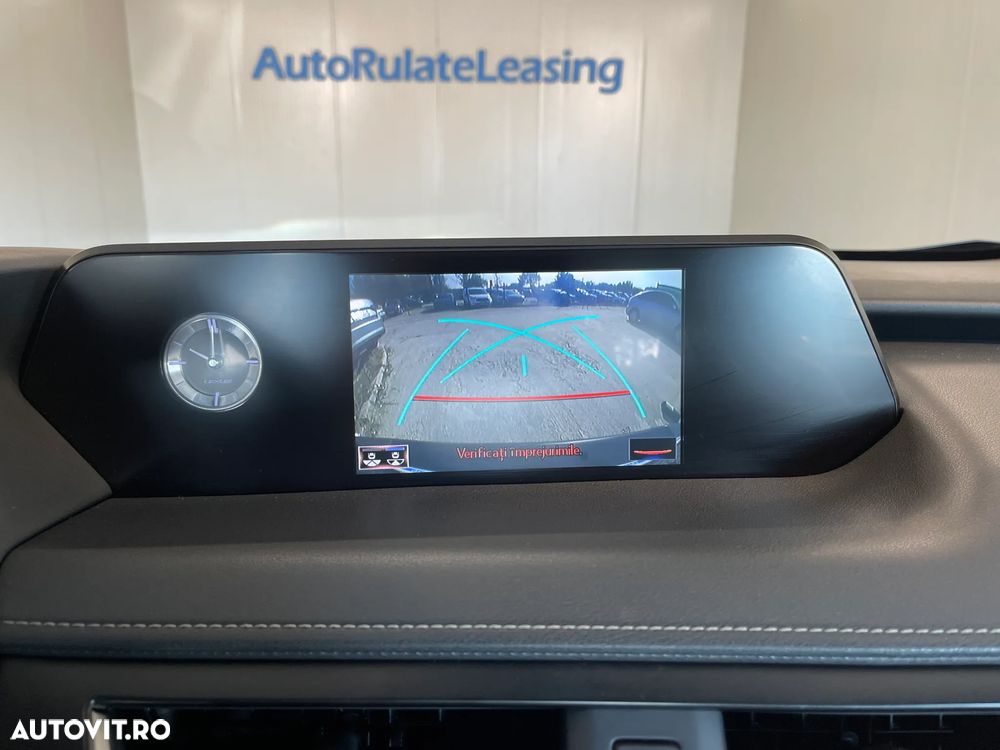 Lexus UX 250h Business Edition - 13