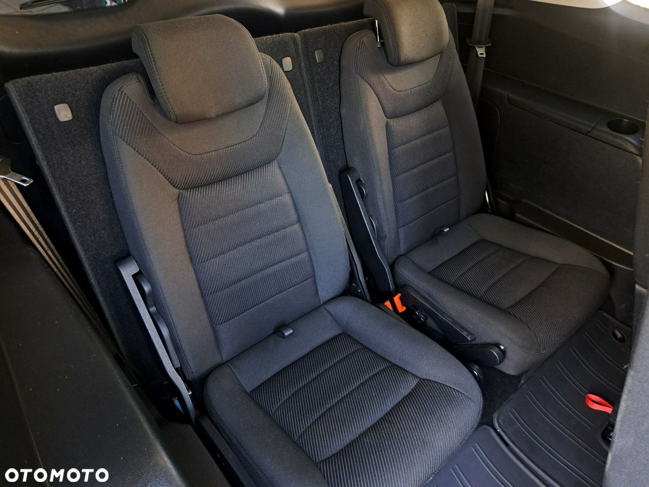 Ford S-Max - 12