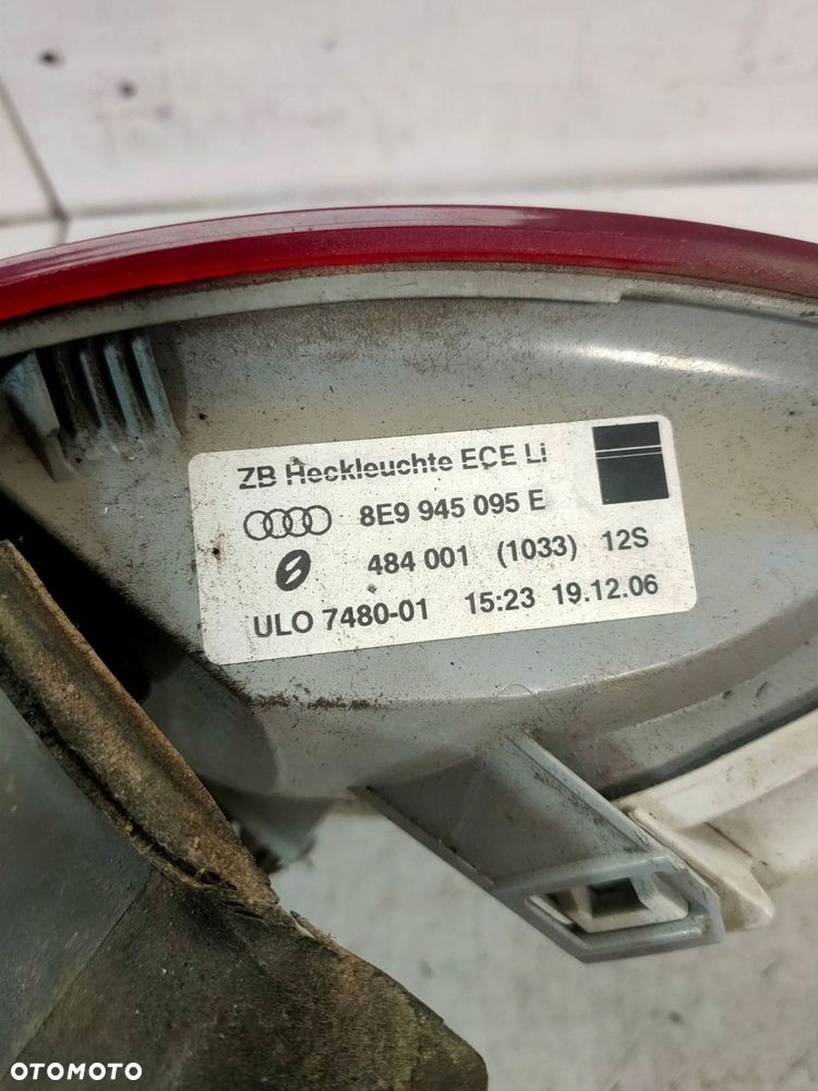 lampa tylna lewa strona audi a4 b7 8e9945095e - 4