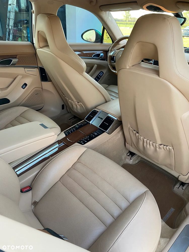 Porsche Panamera - 8