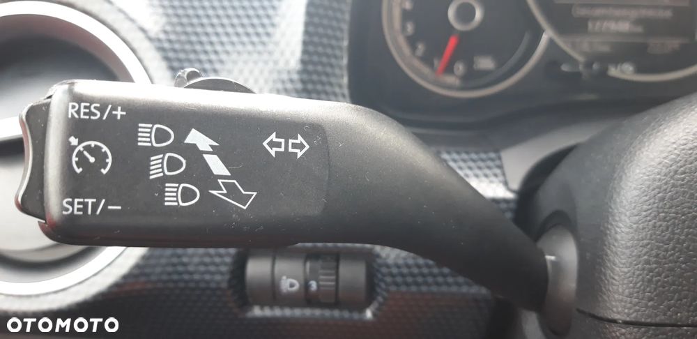 Volkswagen up! street - 20