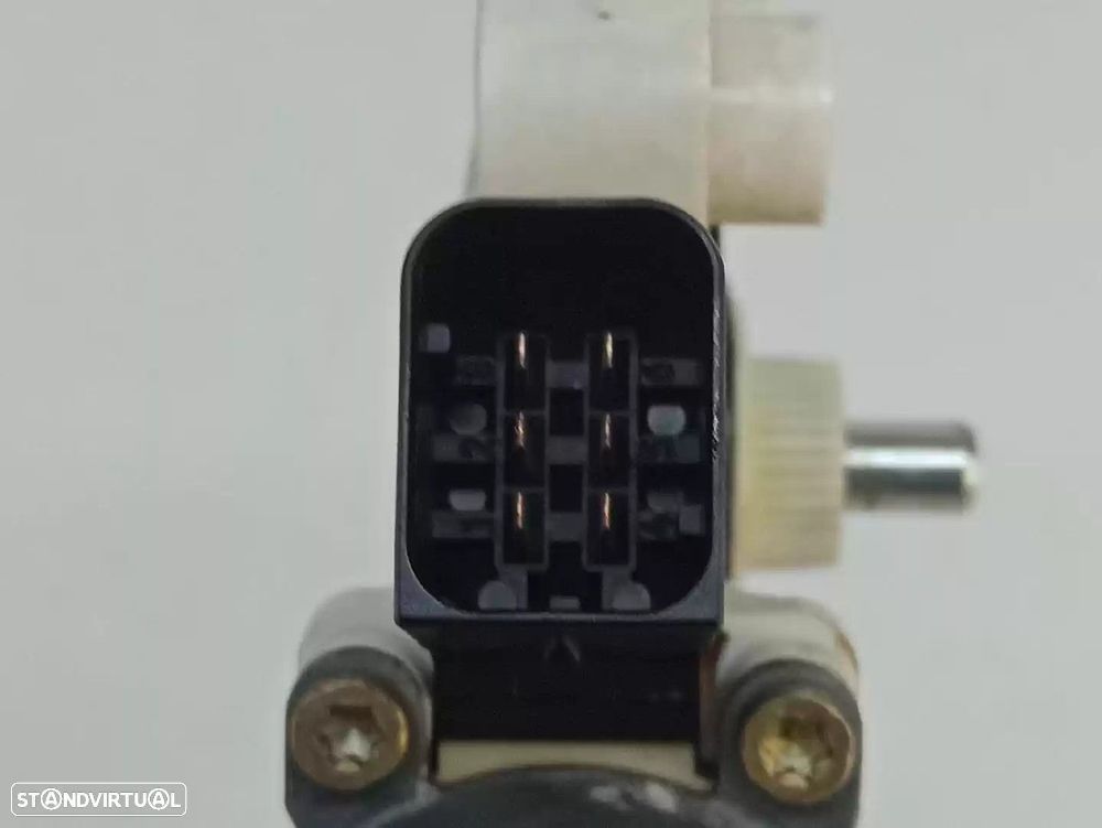 MOTOR ELEVADOR DE VIDRO FRONTAL ESQUERDO MERCEDES-BENZ CLASSE C 2003 -A211820294... - 3