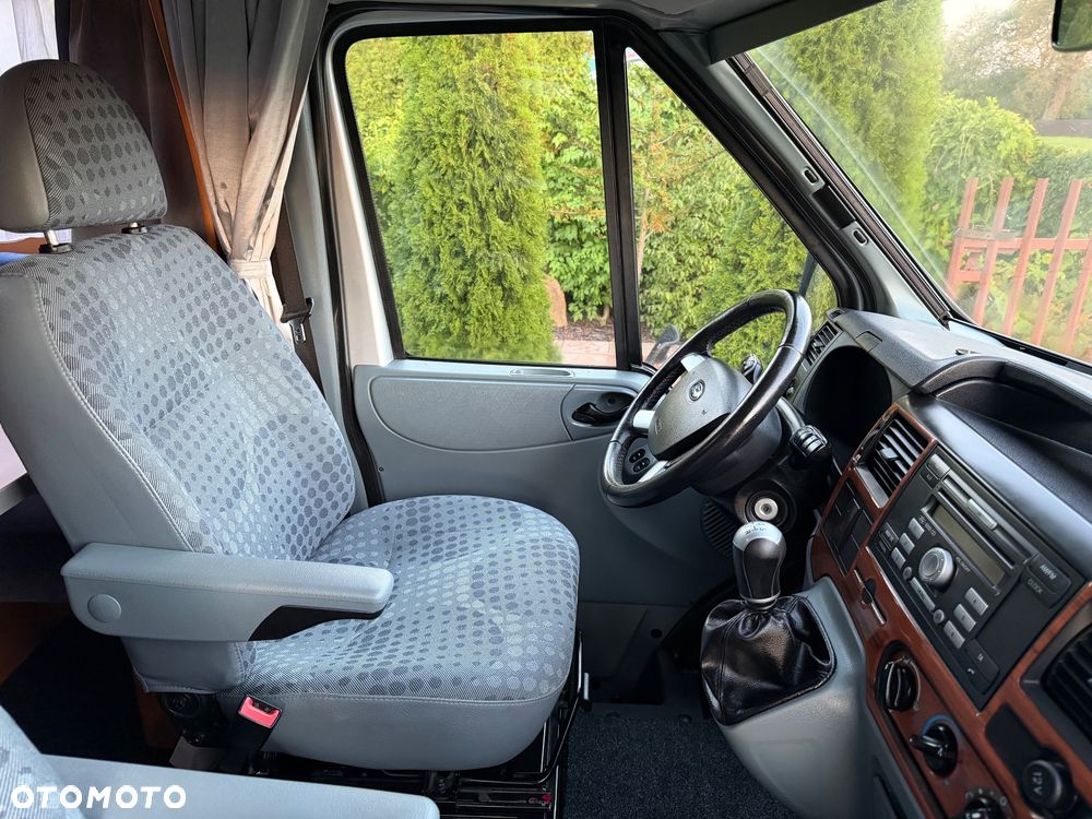 Ford Hymer - 16