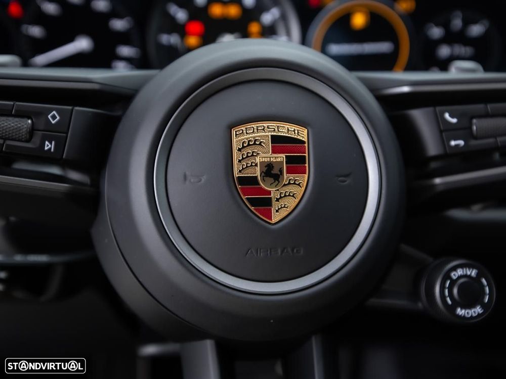 Porsche 911 (992) - 25