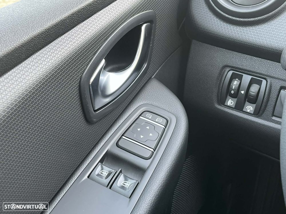 Renault Clio IV Van 1.5 dCi 75cv - 11