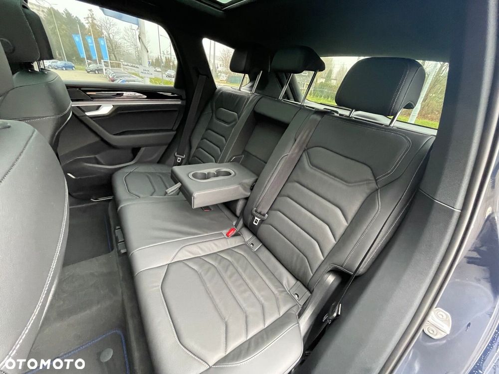 Volkswagen Touareg - 27