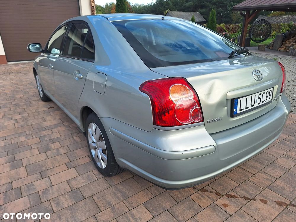 Toyota Avensis - 21