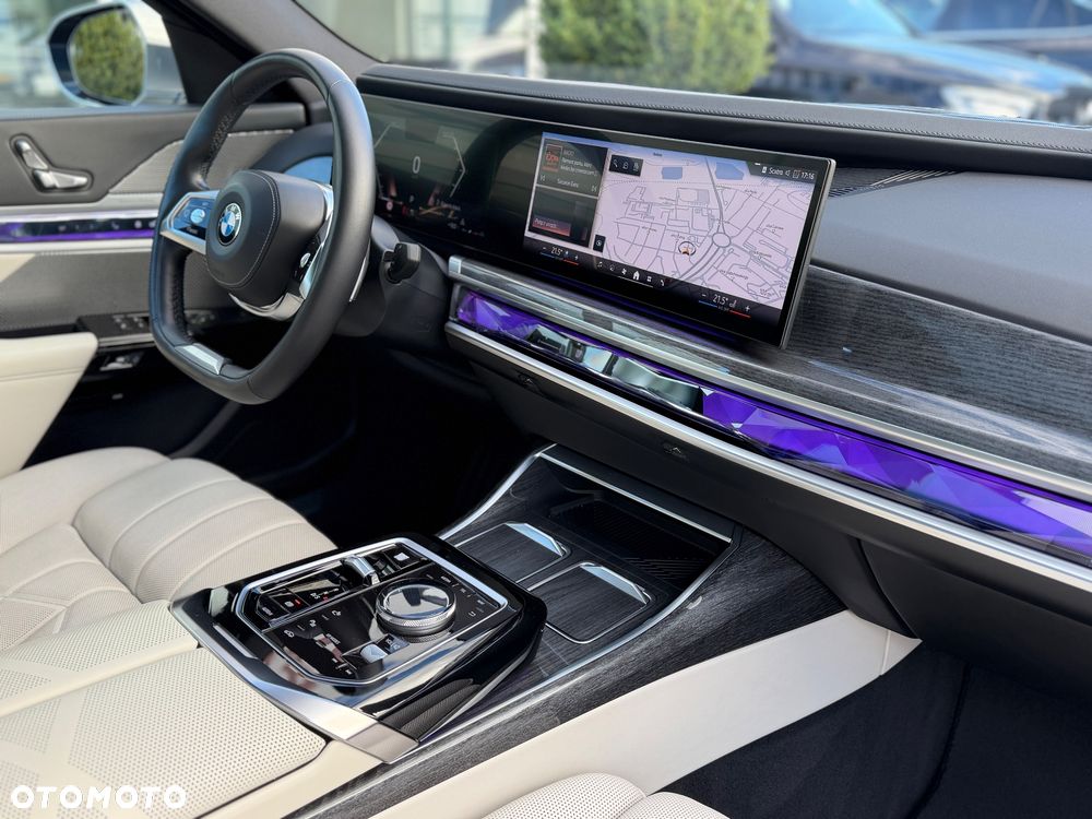 BMW Seria 7 740d xDrive mHEV sport - 24