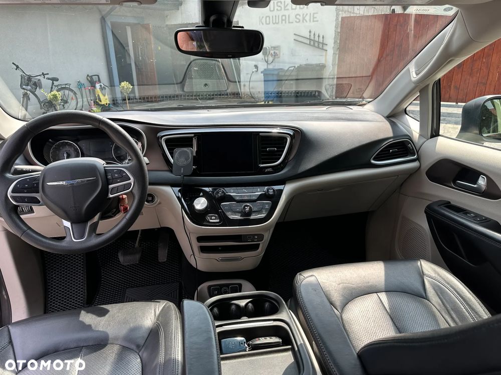 Chrysler Pacifica - 7