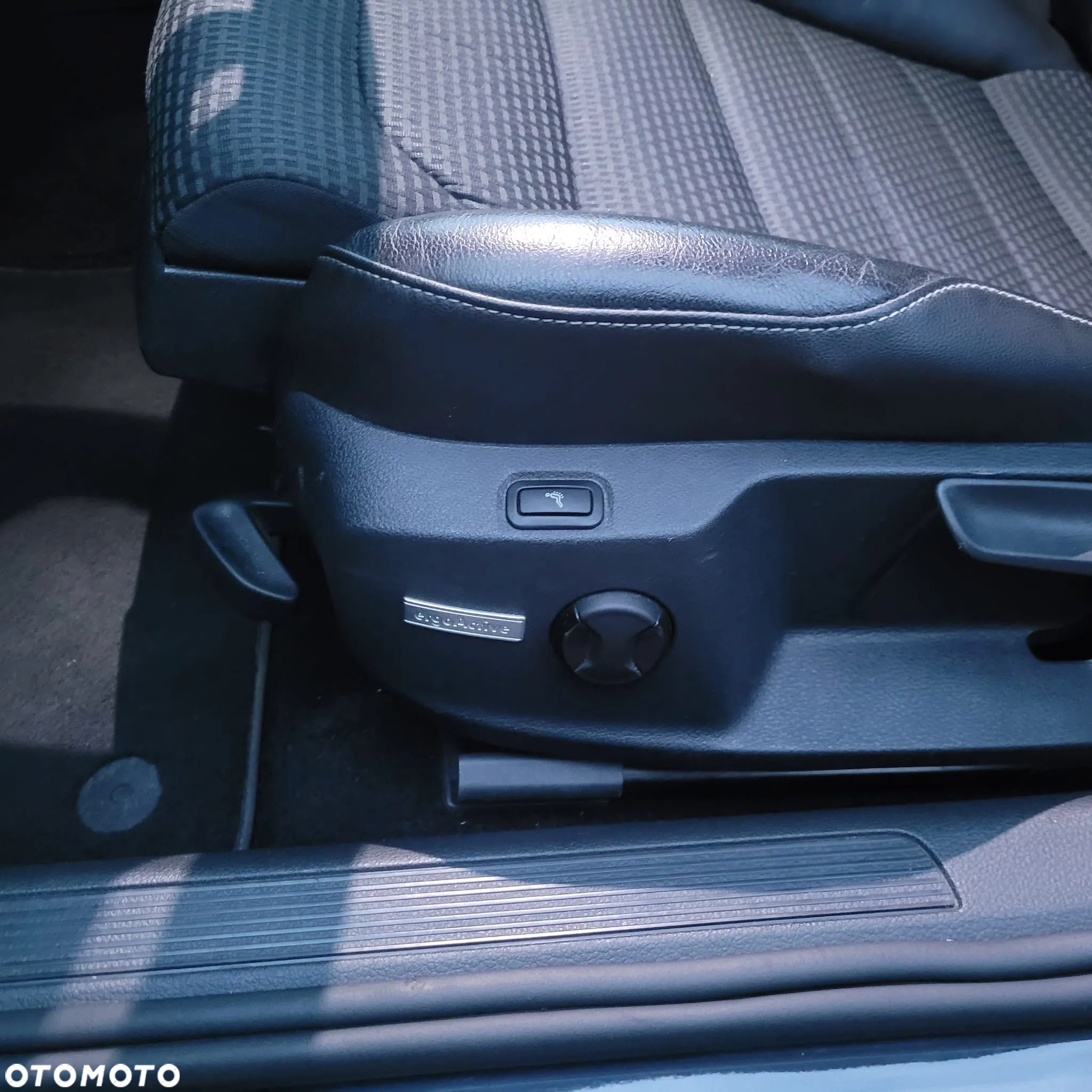 Volkswagen Golf - 18
