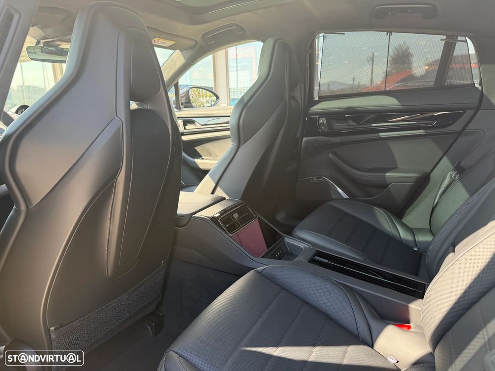 Porsche Panamera Turbo E-Hybrid - 30