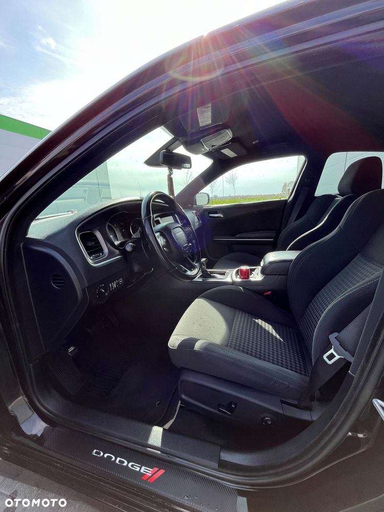 Dodge Charger 5.7 R/T - 18