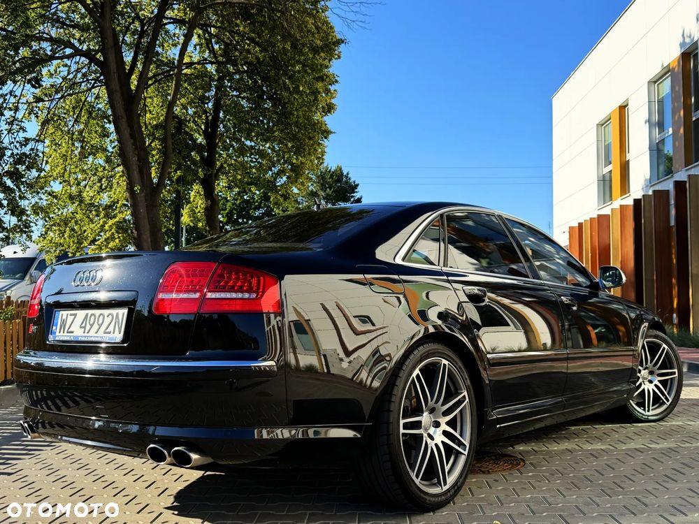Audi S8 - 4