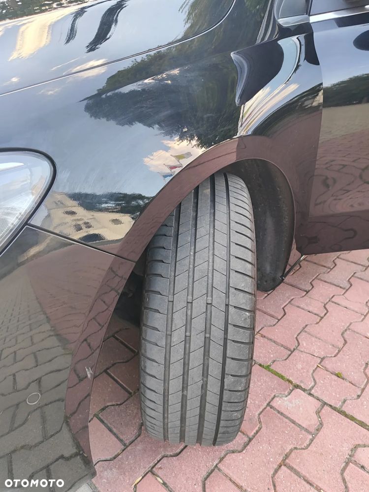 Mercedes-Benz Klasa B 180 d Style 7G-DCT - 6