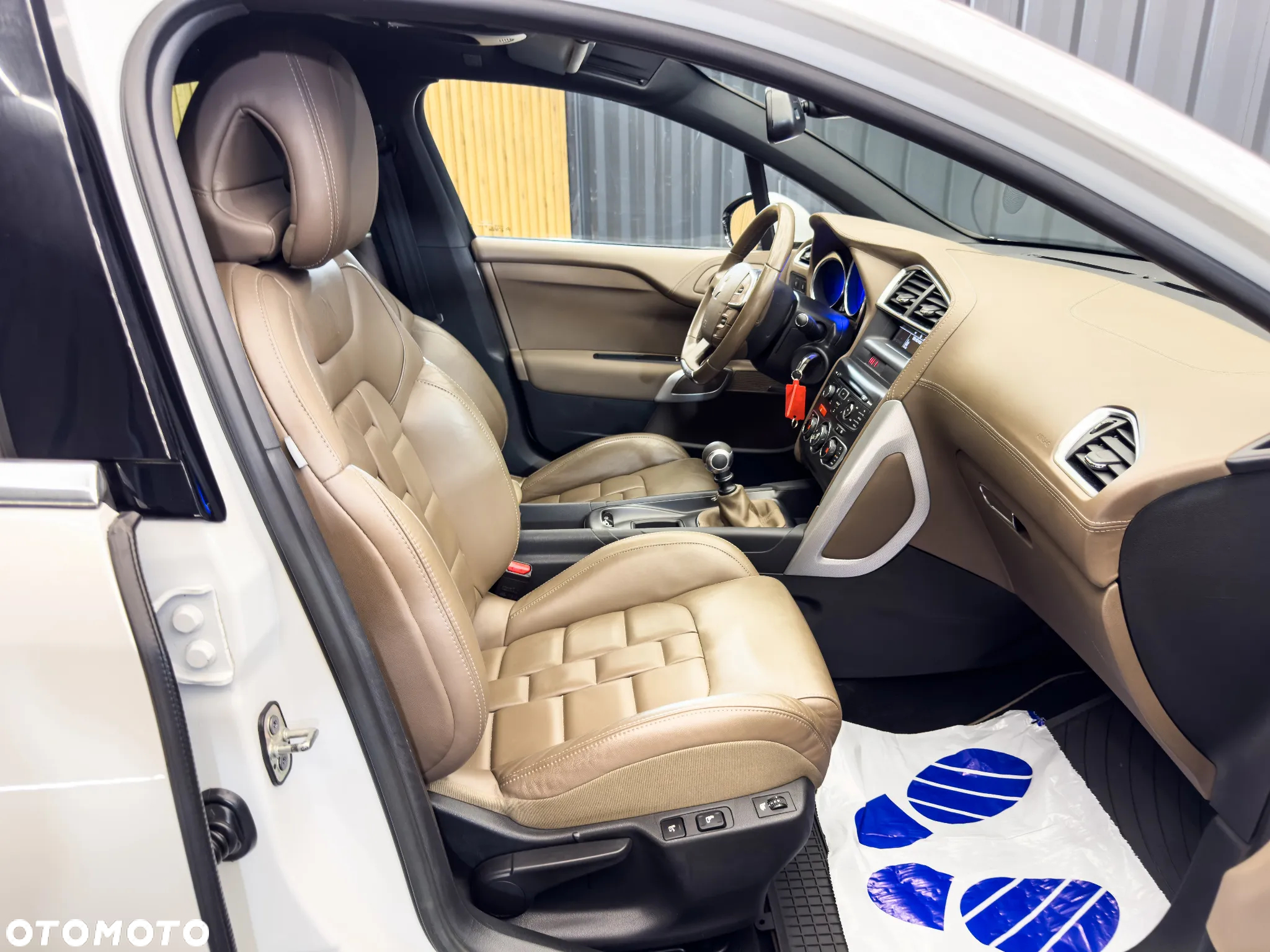 Citroën DS4 HDi 115 Chic - 27
