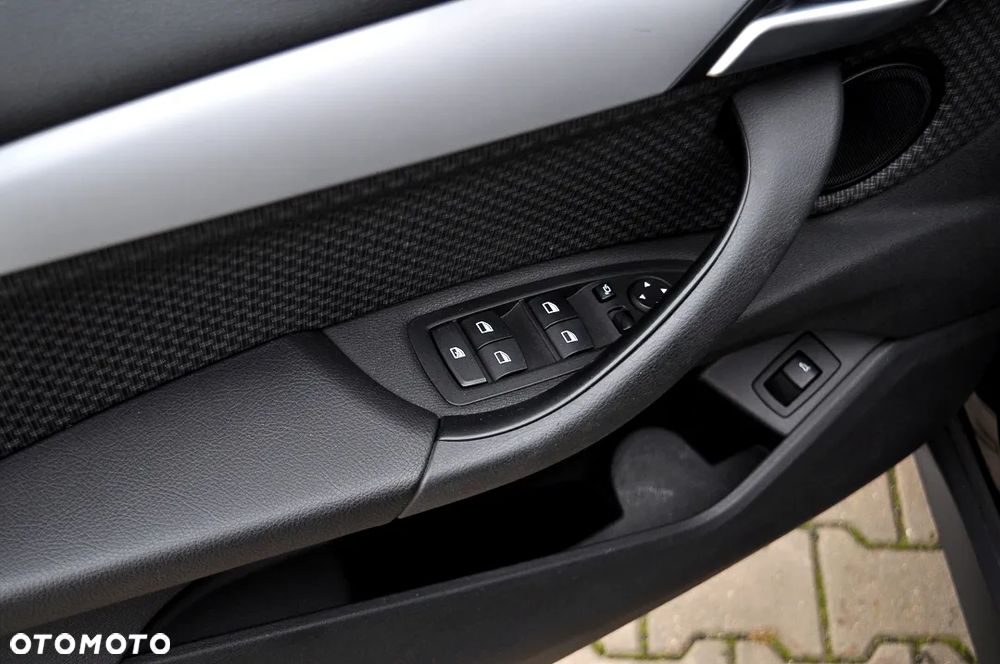 BMW X1 sDrive18d Business Edition - 19