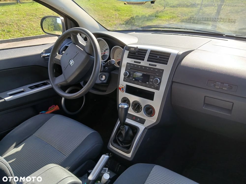 Dodge Caliber - 10