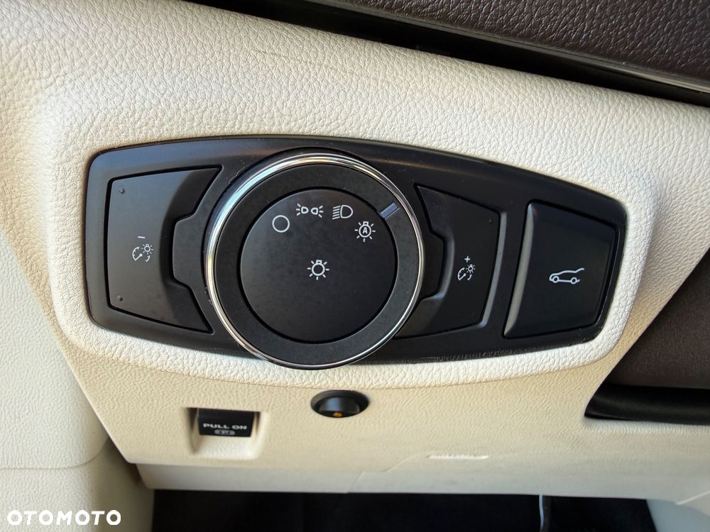 Lincoln MKC - 27