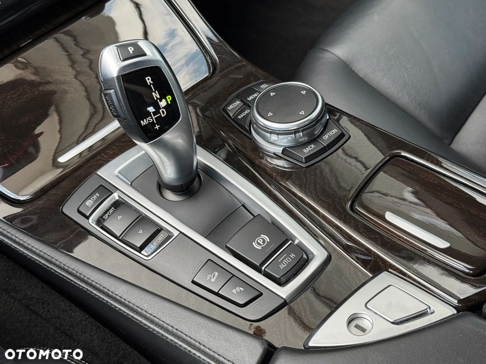 BMW Seria 5 520d xDrive Luxury Line - 22