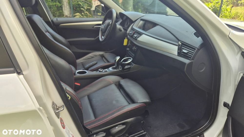 BMW X1 xDrive20i Sport Line - 26
