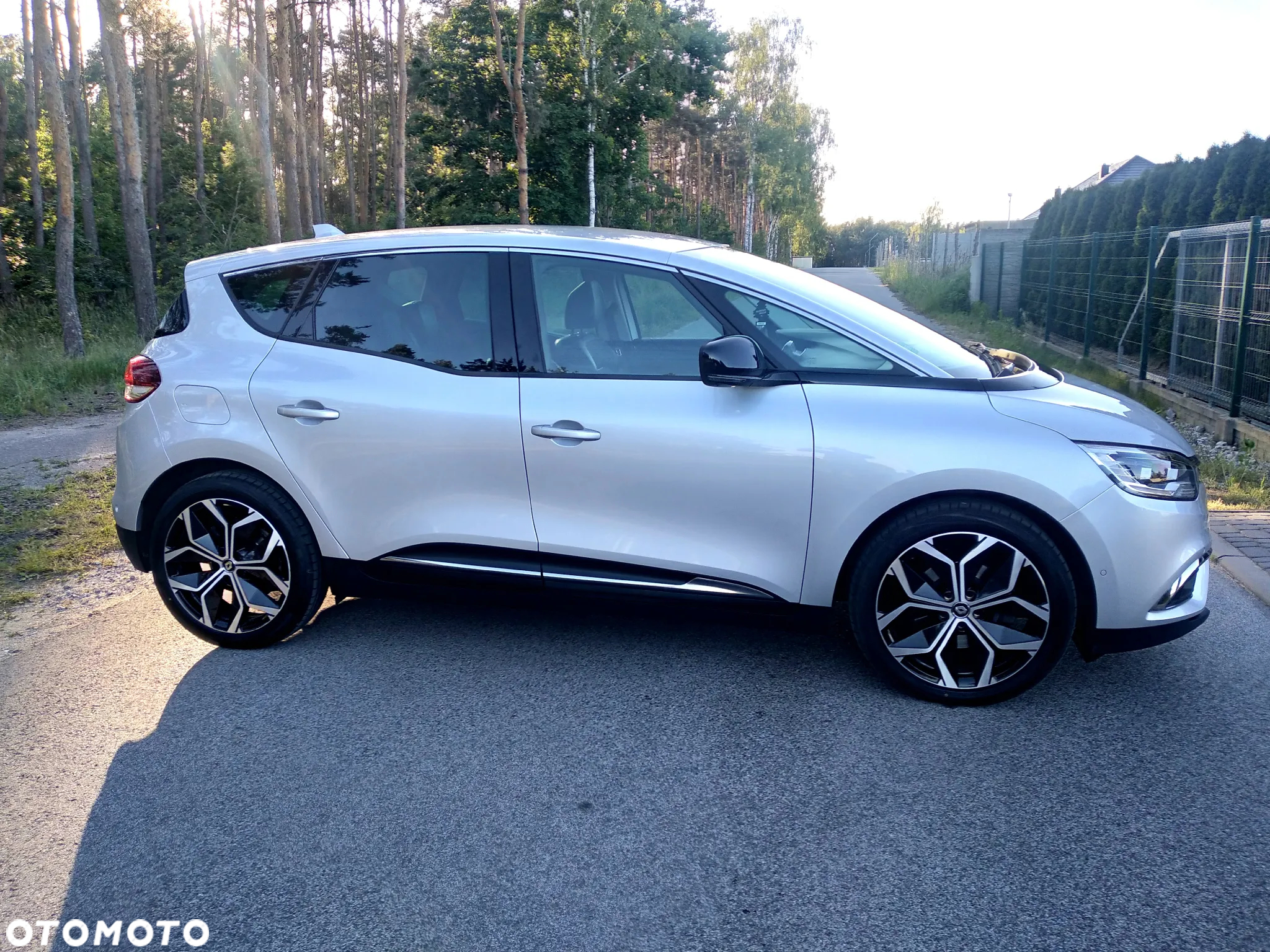 Renault Scenic ENERGY TCe 140 EDC INTENS - 8