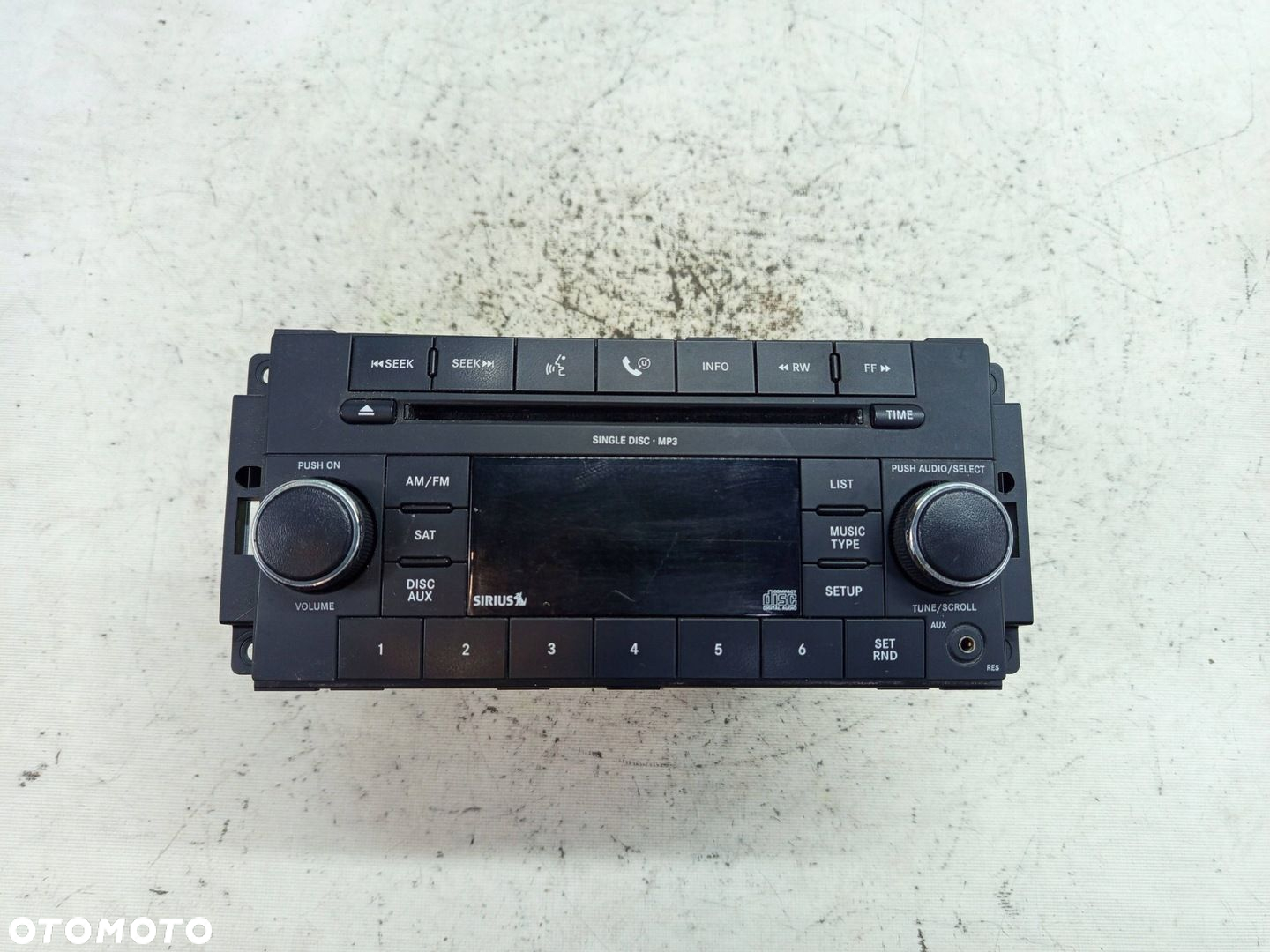 RADIO RADIOTWARZACZ AUX CD DODGE CHALLENGER 08-14 68021161AE - 2