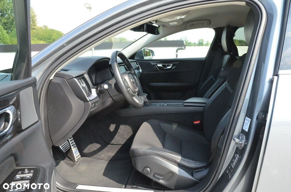 Volvo V60 D4 Geartronic Momentum - 30