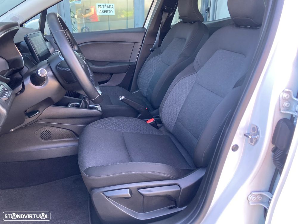 Renault Clio TCe 100 BUSINESS EDITION - 26