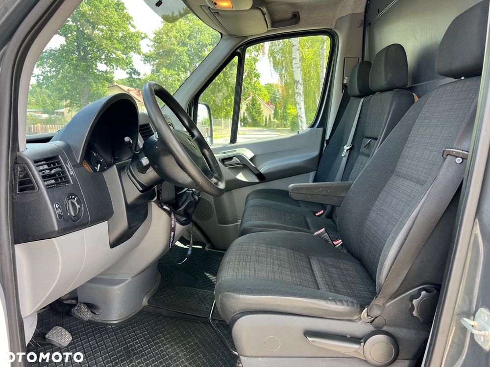 Mercedes-Benz Sprinter - 10