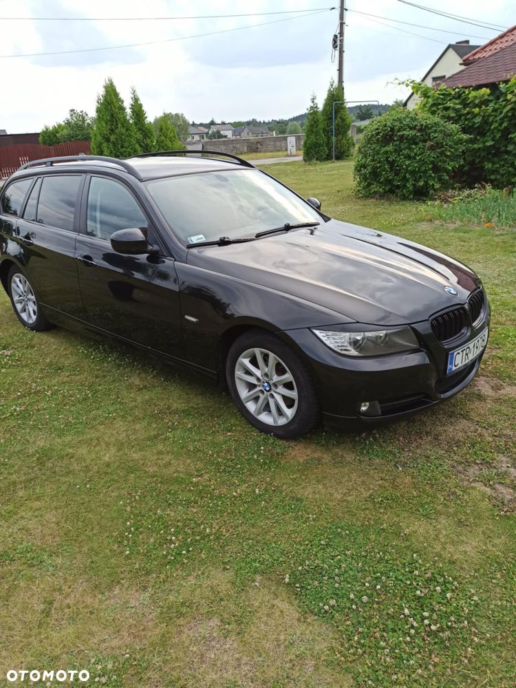 BMW Seria 3 318i Touring - 3