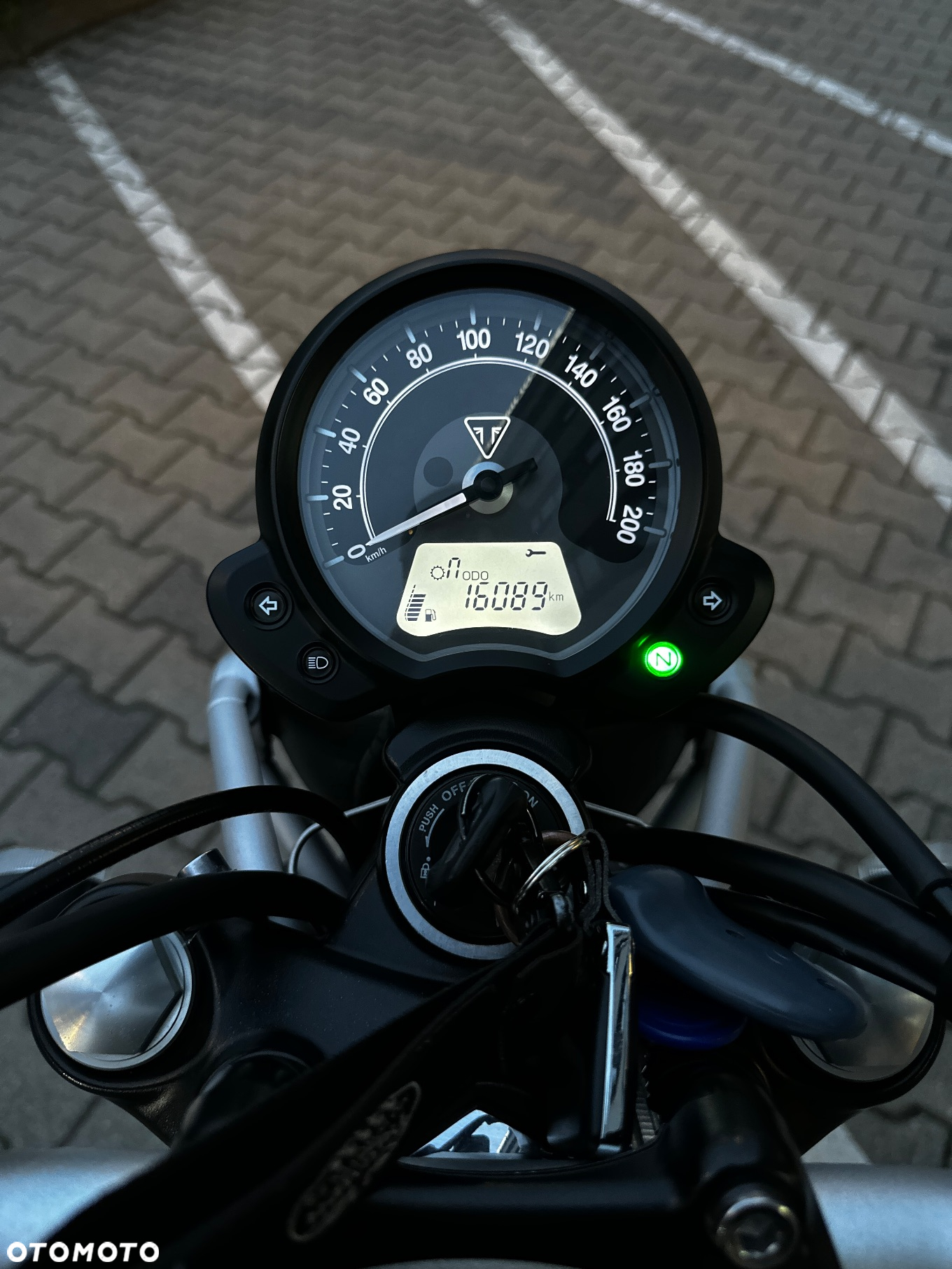 Triumph Scrambler - 15