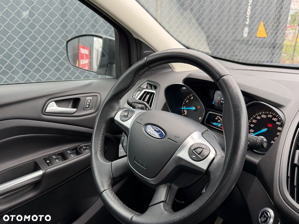 Ford Kuga - 27