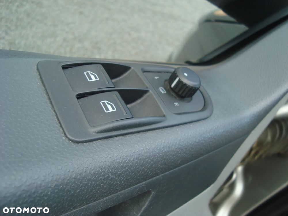 Volkswagen Transporter Caravelle Kurz Trendline - 20