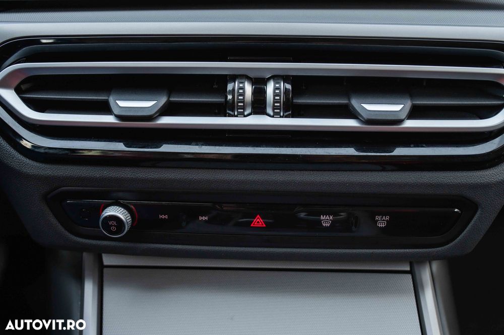 BMW Seria 3 320e Aut. - 31