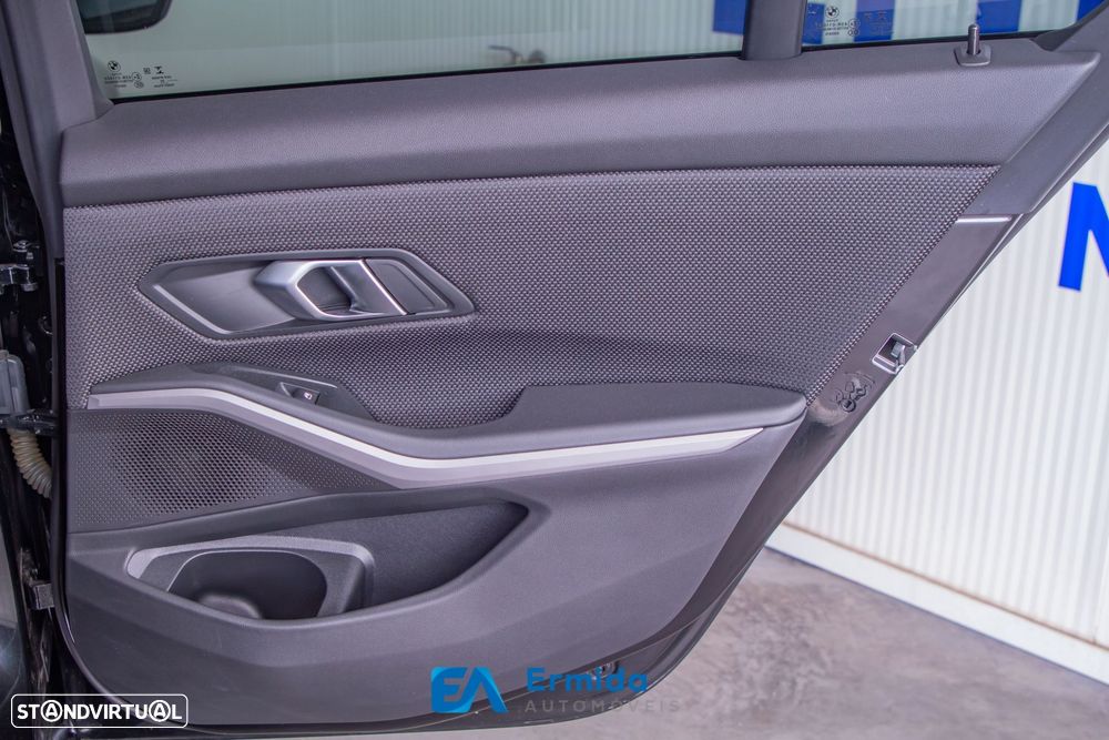 BMW 330 e Auto - 35