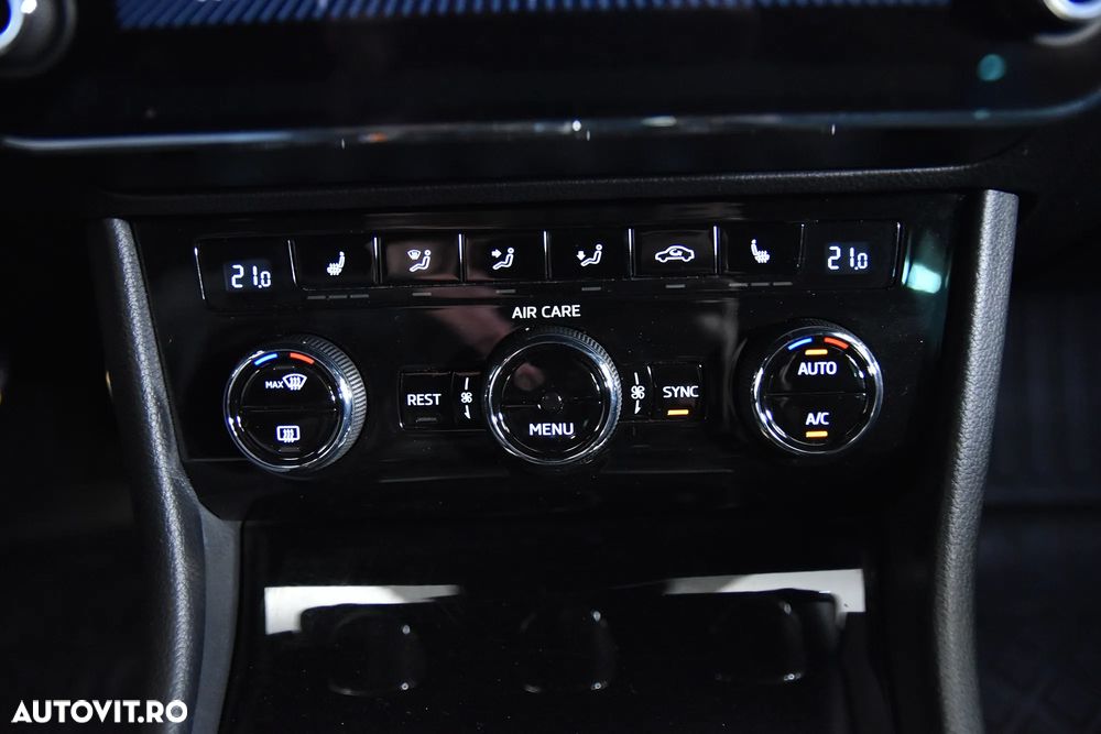 Skoda Superb 2.0 TDI DSG Sportline - 20