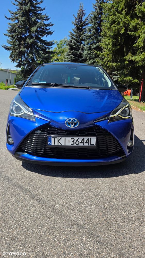 Toyota Yaris Hybrid 100 Selection - 16