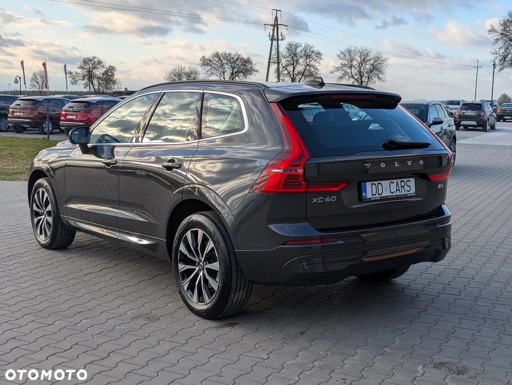 Volvo XC 60 B4 B Essential - 10