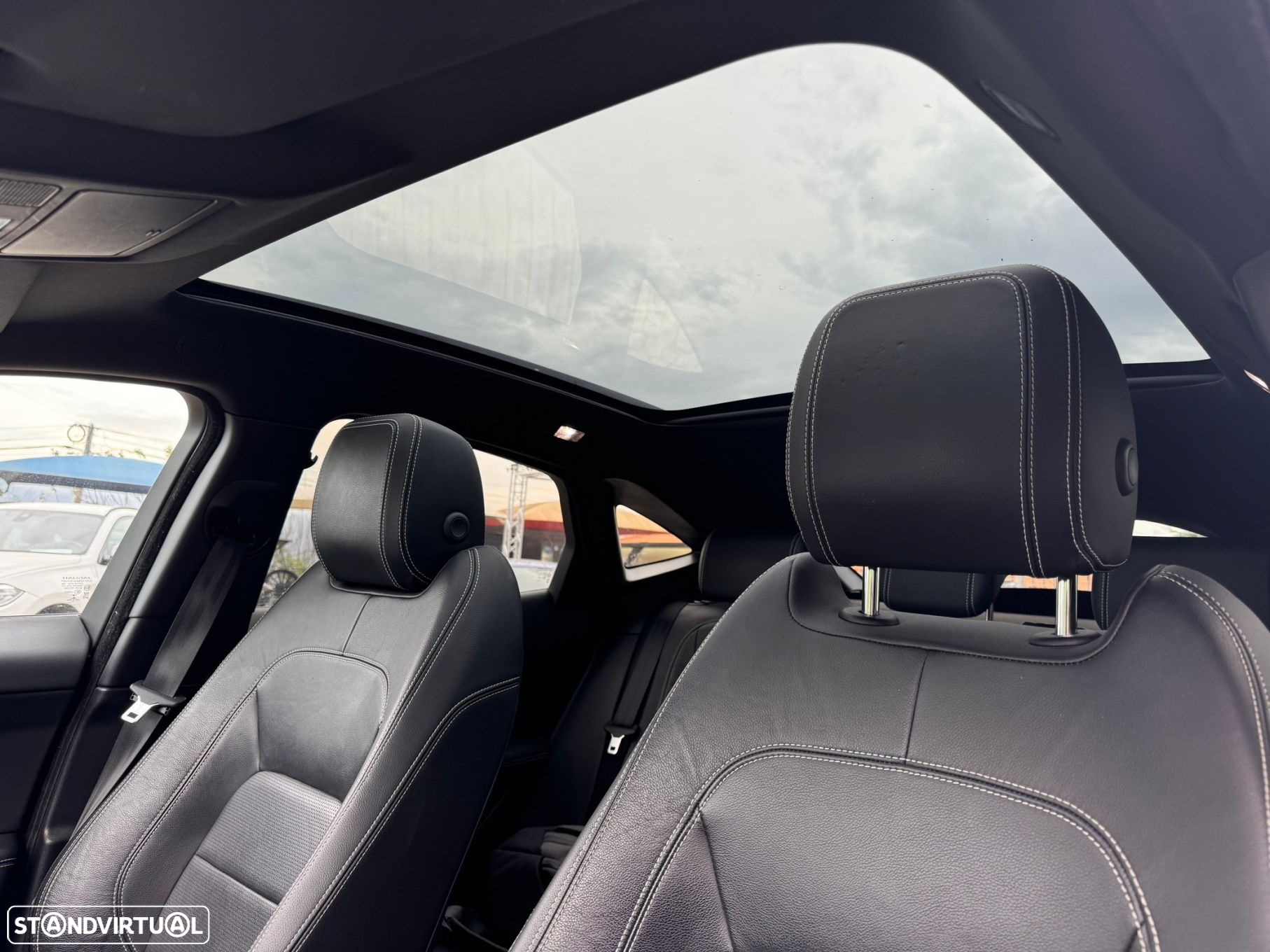 Jaguar E-Pace 2.0 i4D R-Dynamic - 22