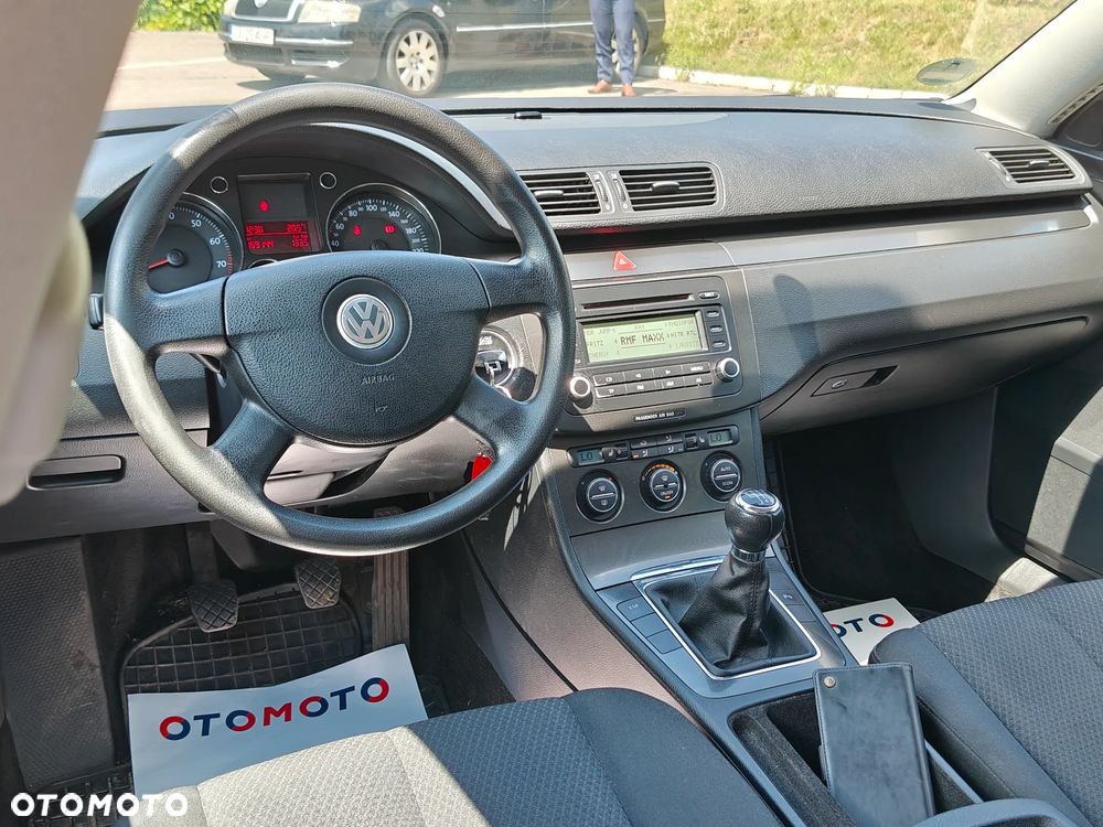 Volkswagen Passat 1.6 Comfortline - 15