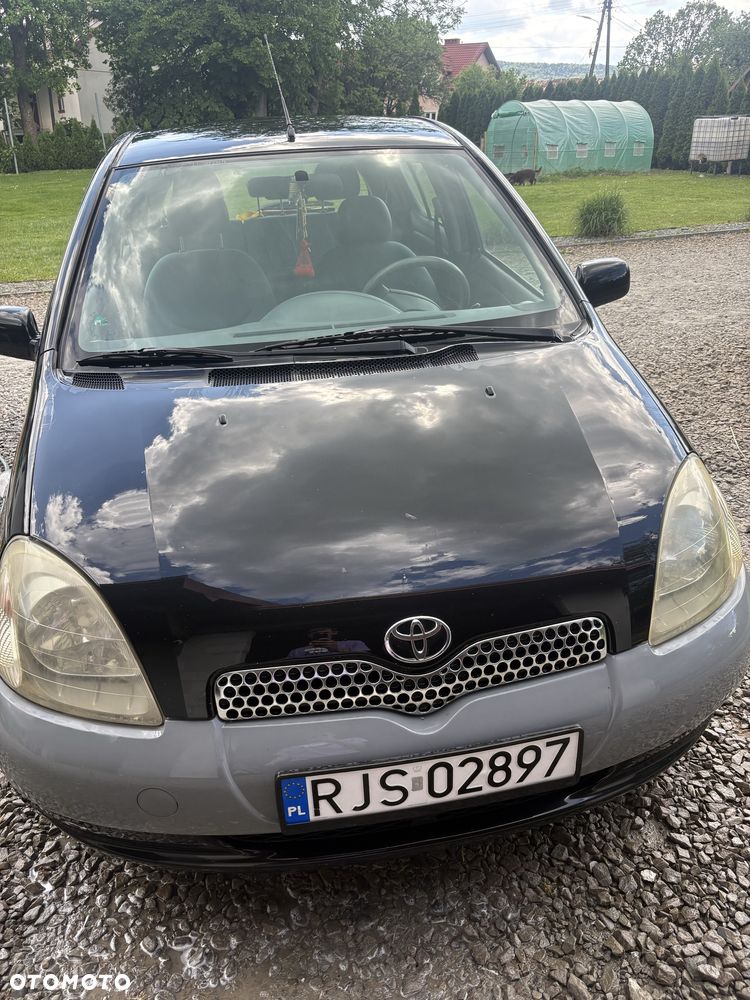Toyota Yaris - 1